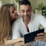 Jak działa efekt ‘lepszego kandydata za rogiem’ na portalach randkowych